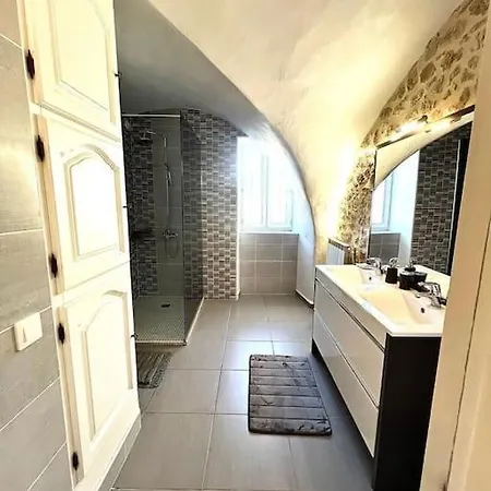 Le Mas De Novis Vieux Mas Du Xviiie Siecle بيت للعطل *